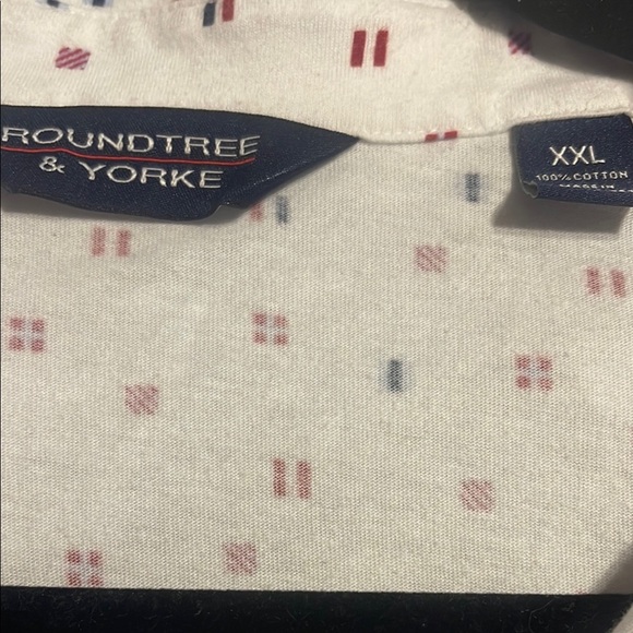 Roundtree & Yorke White Polo with Red Pattern - Picture 9 of 9